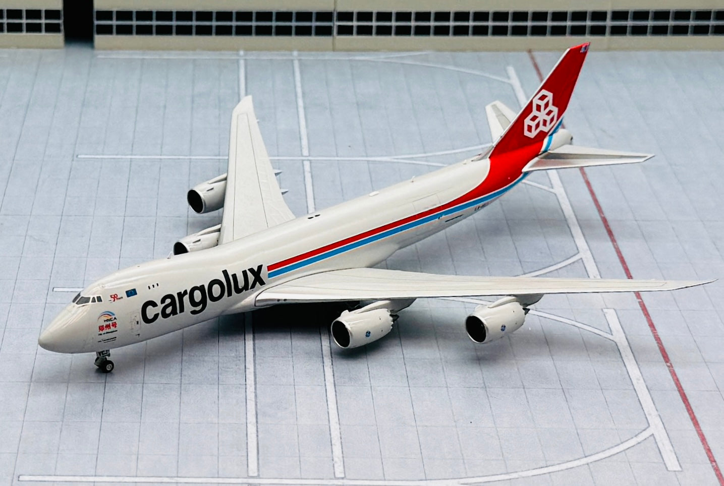 Amazon.com: JC Wings CARGOLUX for Boeing B747-8F LX-VCC 50th