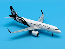 Load image into Gallery viewer, JC Wings 1/200 Air New Zealand Airbus A320neo ZK-NHC
