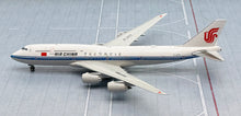 Load image into Gallery viewer, JC Wings 1/400 Air China Boeing 747-8i B-2479
