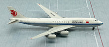 Load image into Gallery viewer, JC Wings 1/400 Air China Boeing 747-8i B-2479
