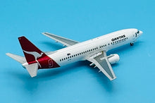 Load image into Gallery viewer, JC Wings 1/200 Qantas Airways Boeing 737-400 75 years VH-TJW
