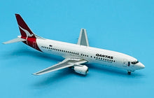 Load image into Gallery viewer, JC Wings 1/200 Qantas Airways Boeing 737-400 75 years VH-TJW
