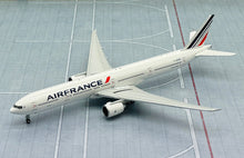 Load image into Gallery viewer, Gemini Jets 1/400 Air France Boeing 777-300ER F-GZNH
