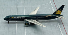 Load image into Gallery viewer, Phoenix 1/400 Vietnam Airlines Boeing 767-300ER VN-A766
