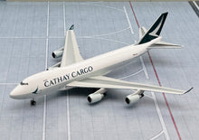 Load image into Gallery viewer, Phoenix 1/400 Cathay Pacific Cargo Boeing 747-400 B-LIC

