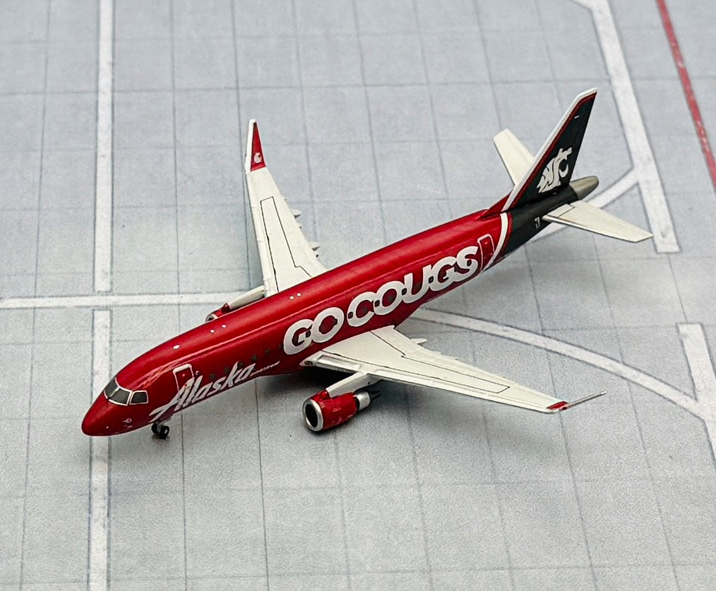 アラスカ　クーガーズ　ERJ-175　1/400 Embraer ERJ-175 Commercial Aircraft 