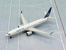 Load image into Gallery viewer, Gemini Jets 1/400 Copa Airlines Boeing 737 MAX 9 HP-9907CMP
