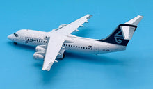Load image into Gallery viewer, JC Wings 1/200 Air New Zealand Link British Aerospace BAe 146-300 ZK-NZN
