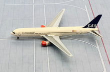 Load image into Gallery viewer, JC Wings 1/400 SAS Scandinavican Boeing 767-300ER LN-RCG

