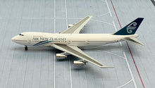 Load image into Gallery viewer, Big Bird by JC Wings 1/400 Air New Zealand Boeing 747-200B ZK-NZY
