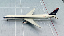 Load image into Gallery viewer, Gemini Jets 1/400 Delta Air Lines Boeing 767-400ER N826MH

