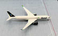 Load image into Gallery viewer, JC Wings 1/400 Azul Linhas Aéreas Brasileiras Airbus A350-900XWB PR-AOW
