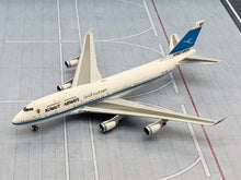 Load image into Gallery viewer, JC Wings 1/400 Kuwait Airways Boeing 747-400M 9K-ADE
