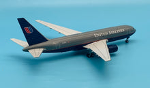 Load image into Gallery viewer, JC Wings 1/200 United Airlines Boeing 767-200 N608UA
