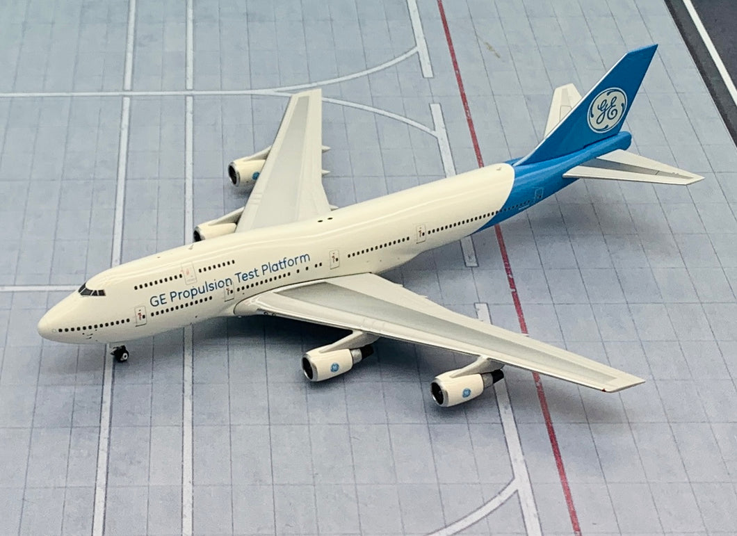 Phoenix 1/400 General Electic Boeing 747-400 N747GF