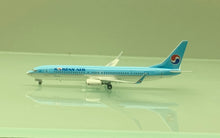 Load image into Gallery viewer, NG models 1/400 Korean Air Boeing 737-900ER HL8273 79016
