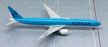 Load image into Gallery viewer, JC Wings 1/400 Korean Air Boeing 777-300ER new colour HL8008
