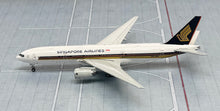 Load image into Gallery viewer, JC Wings 1/400 Singapore Airlines Boeing 777-200ER 9V-SRI
