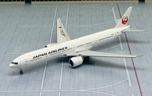 Load image into Gallery viewer, JC Wings 1/400 Japan Airlines Boeing 777-300ER Last Flight JA731J flaps down
