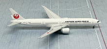 Load image into Gallery viewer, JC Wings 1/400 Japan Airlines Boeing 777-300ER Last Flight JA731J flaps down
