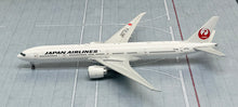Load image into Gallery viewer, JC Wings 1/400 Japan Airlines Boeing 777-300ER Last Flight JA731J

