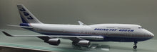 Load image into Gallery viewer, JC Wings 1/200 Boeing 747-400 House Colour N747ER XX2174
