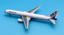 Load image into Gallery viewer, JC Wings 1/200 Boeing 757-200 House Colour N757A
