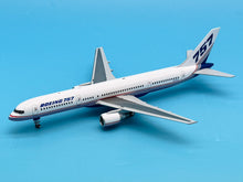 Load image into Gallery viewer, JC Wings 1/200 Boeing 757-200 House Colour N757A
