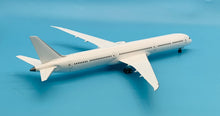 Load image into Gallery viewer, JC Wings 1/200 Boeing 787-10 plain white blank BK2002
