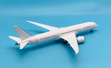 Load image into Gallery viewer, JC Wings 1/200 Boeing 787-9 Blank white LH2141
