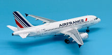 Load image into Gallery viewer, JC Wings 1/200 Air France Airbus A319 Large Titles F-GRXK
