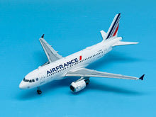 Load image into Gallery viewer, JC Wings 1/200 Air France Airbus A319 Large Titles F-GRXK
