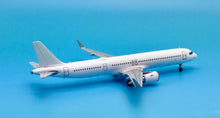 Load image into Gallery viewer, JC Wings 1/200 Airbus A321NEO Blank white
