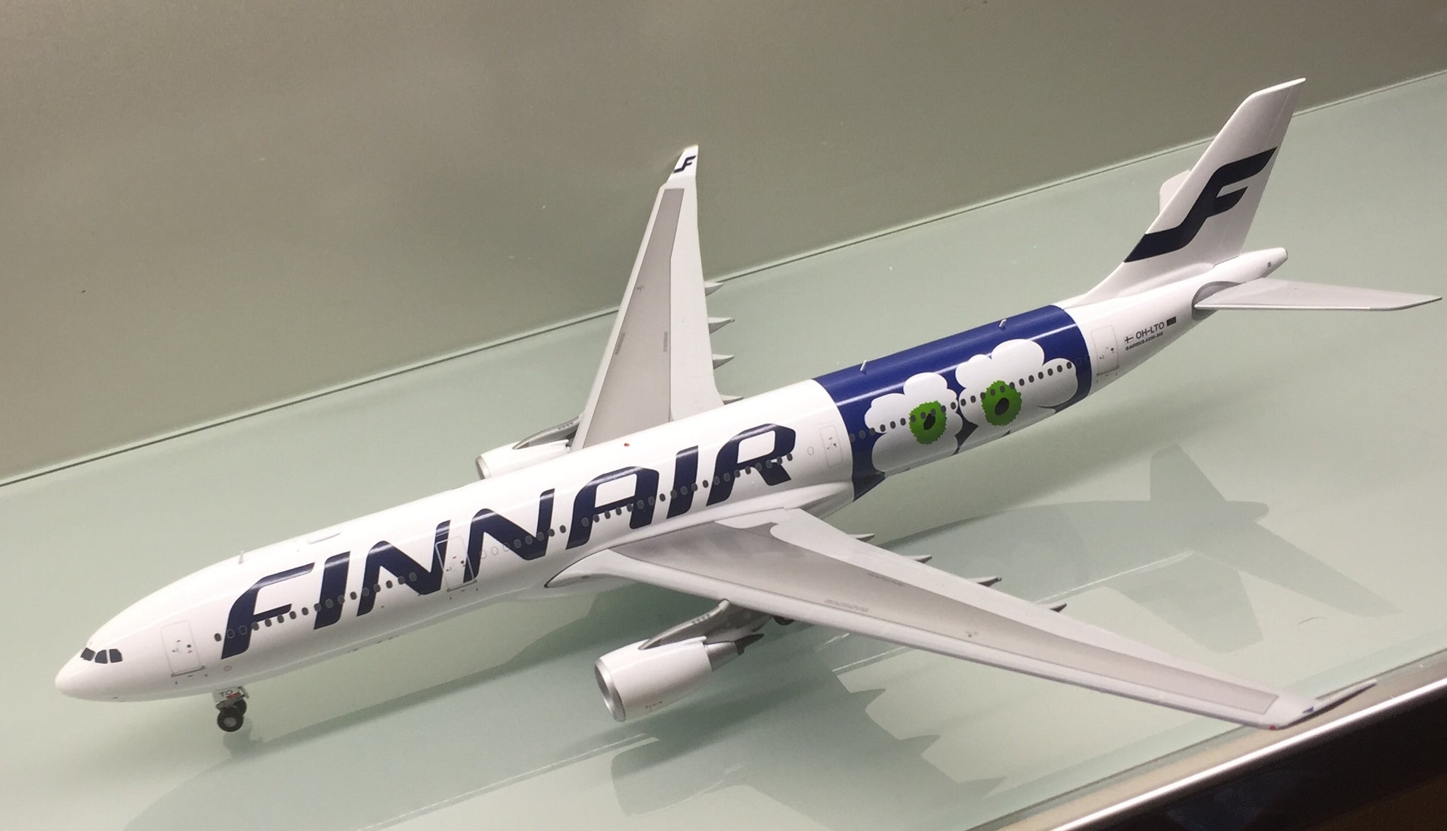 JC Wings 1/200 Finnair Airbus A330-300 OH-LTO Marimekko XX2349 