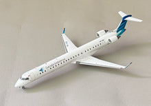 Load image into Gallery viewer, JC Wings 1/200 Garuda Indonesia Bombardier CRJ-1000ER PK-GRA
