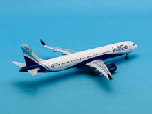 Load image into Gallery viewer, JC Wings 1/200 Indigo Airbus A321neo VT-ICQ
