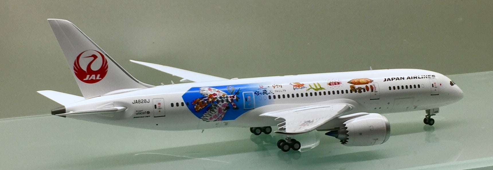 JC Wings 1/200 JAL Japan Airlines Boeing 787-9 JA828J Studio Ghibli XX –  First Class Collectables