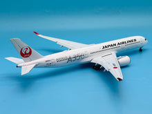 Load image into Gallery viewer, JC Wings 1/200 Japan Airlines JAL Airbus A350-900 JA02XJ Flaps down
