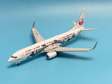 Load image into Gallery viewer, JC Wings 1/200 Japan TransOcean Air Boeing 737-800 Amami &amp; Ryukyu Flaps Downs JA11RK
