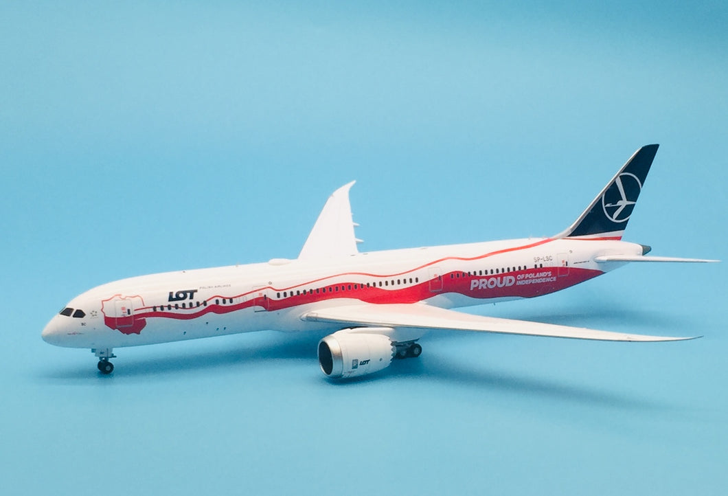 JC Wings 1/200 LOT Polish Airlines Boeing 787-9 SP-LSC Independence