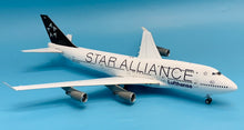 Load image into Gallery viewer, JC Wings 1/200 Lufthansa Boeing 747-400 Star Alliance D-ABTH XX2409
