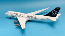 Load image into Gallery viewer, JC Wings 1/200 Lufthansa Boeing 747-400 Star Alliance D-ABTH XX2409
