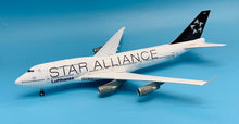Load image into Gallery viewer, JC Wings 1/200 Lufthansa Boeing 747-400 Star Alliance D-ABTH XX2409
