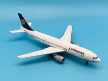 Load image into Gallery viewer, JC Wings 1/200 Lufthansa Airbus A300-600R D-AIAI
