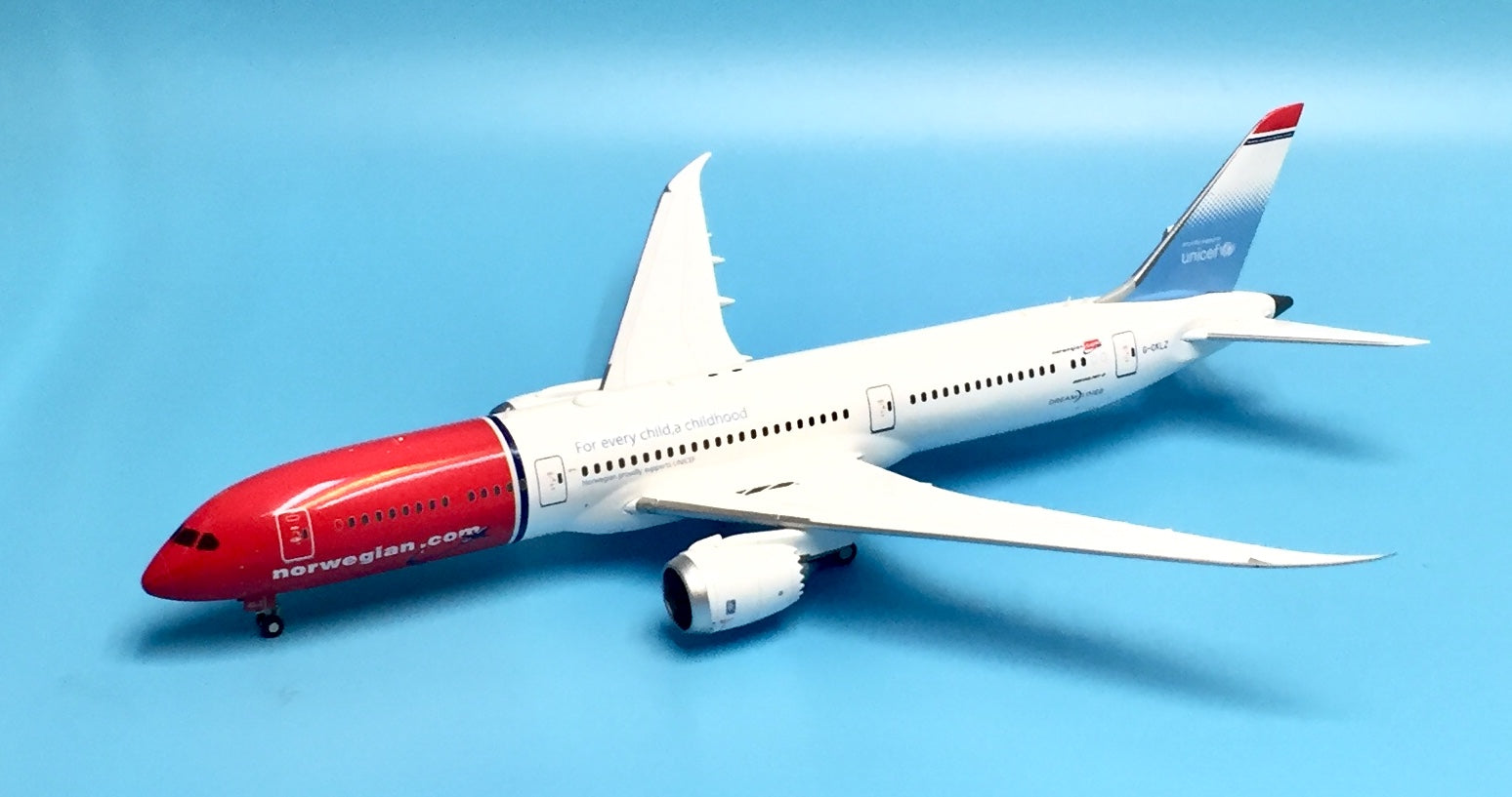 HERPA 559140 - Norwegian- Boeing 787-9 Drealiner - G-Ckmu "Babe Ruth" 1/200. EUR 78,50 - FR HERPA 559140 - Norwegian- Boeing 787-9 Drealiner - G-Ckmu "Babe Ruth" 1/200. EUR 78,50 - FR
