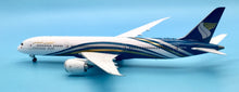 Load image into Gallery viewer, JC Wings 1/200 Oman Air Boeing 787-9 A4O-SC LH2118
