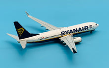 Load image into Gallery viewer, JC Wings 1/200 Ryanair Sun Boeing 737-800 SP-RSL
