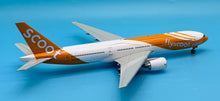 Load image into Gallery viewer, JC Wings 1/200 Fly Scoot Boeing 777-200 9V-OTD

