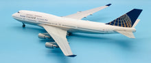 Load image into Gallery viewer, JC Wings 1/200 United Airlines Boeing 747-400 N118UA Farewell to the Queen XX2203
