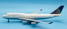 Load image into Gallery viewer, JC Wings 1/200 United Airlines Boeing 747-400 N118UA Farewell to the Queen XX2203
